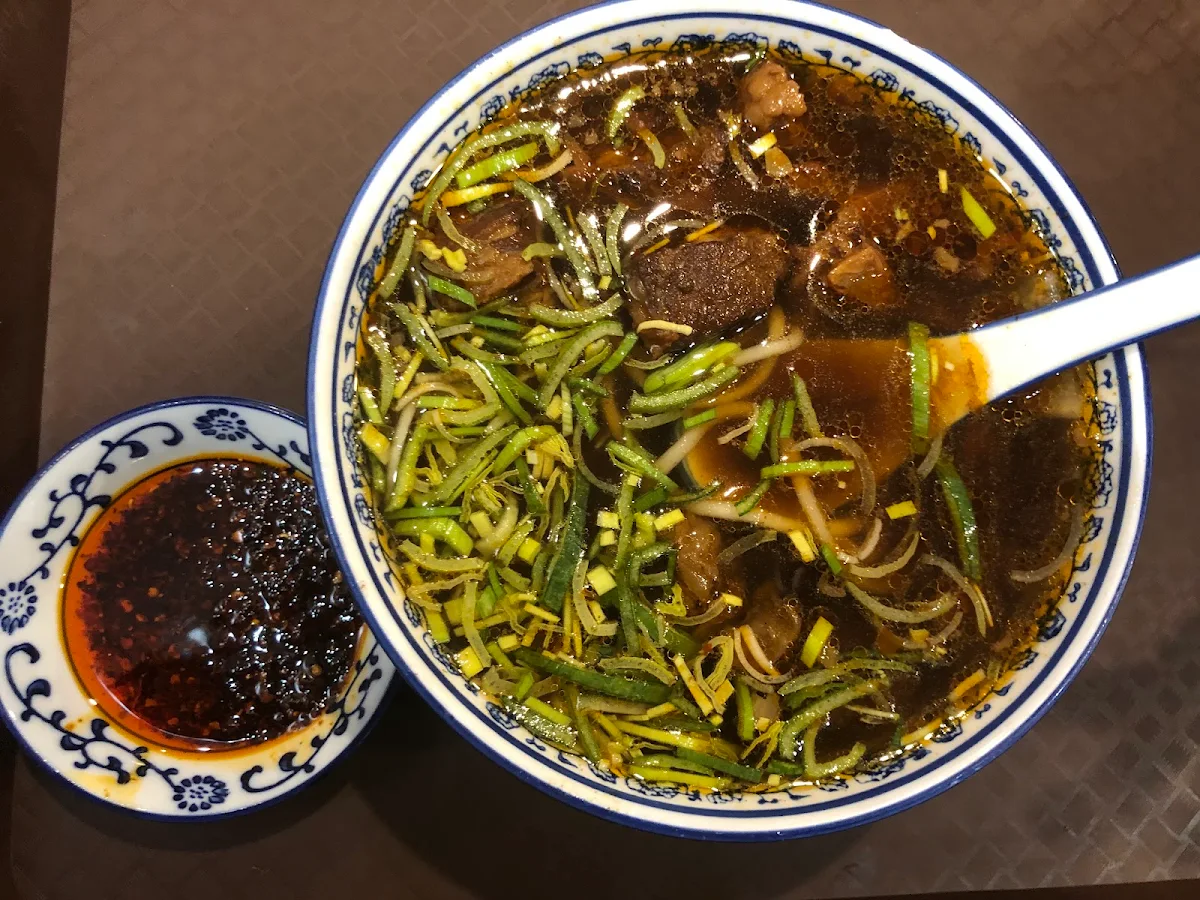 hand pulled noodle in braised beef soup 红烧牛肉拉面, Calan Beef Noodle(Halal)